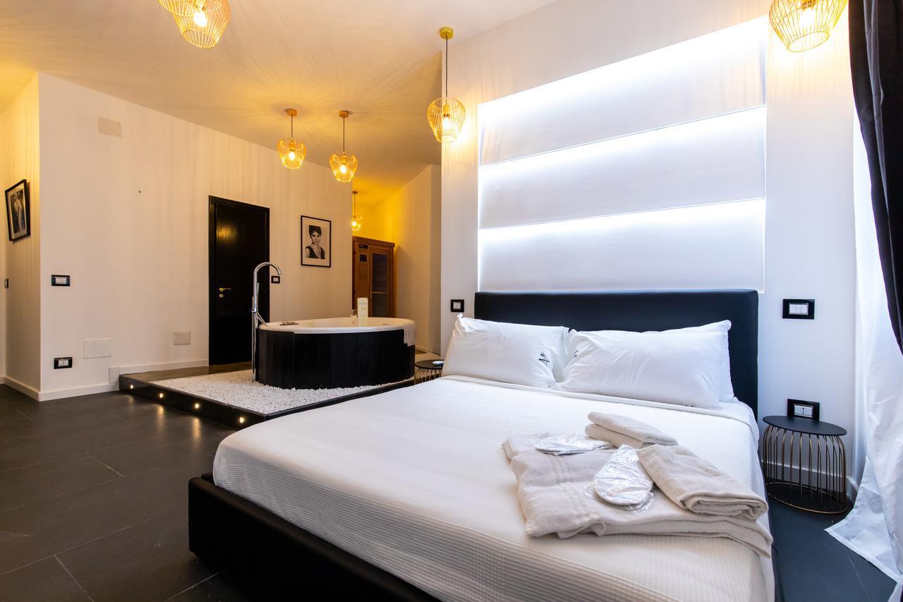 Muni Boutique Flat By Babylon Stay Naples Exterior photo